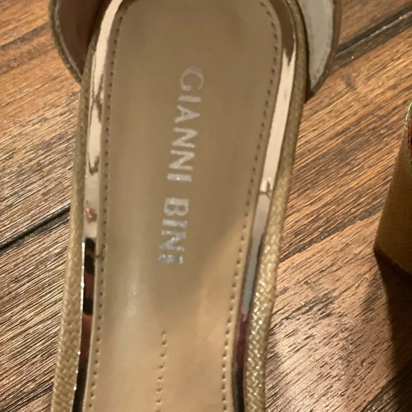 Gianni Bini Joenah Natural Straw Fruit Embellished Block Heel Sandals Size 8.5 - Picture 6 of 9